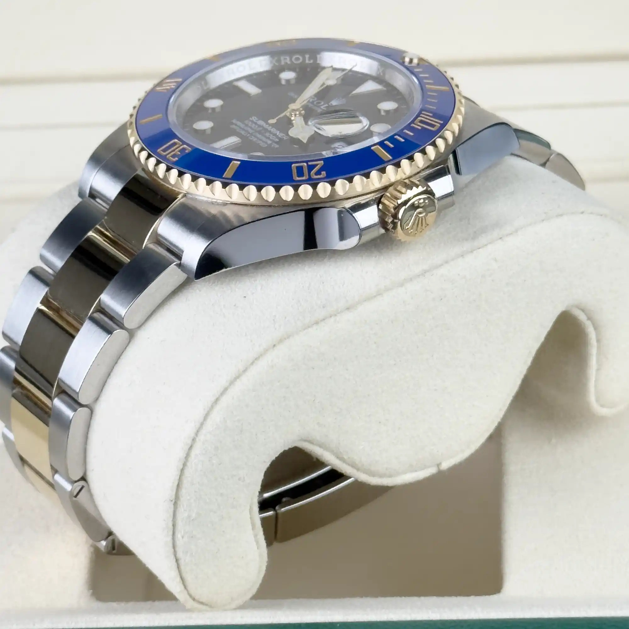 Rolex Submariner "Bluesy" 41 Oystersteel Yellow Gold  126613LB - 2026 Pre-owned - Side 4