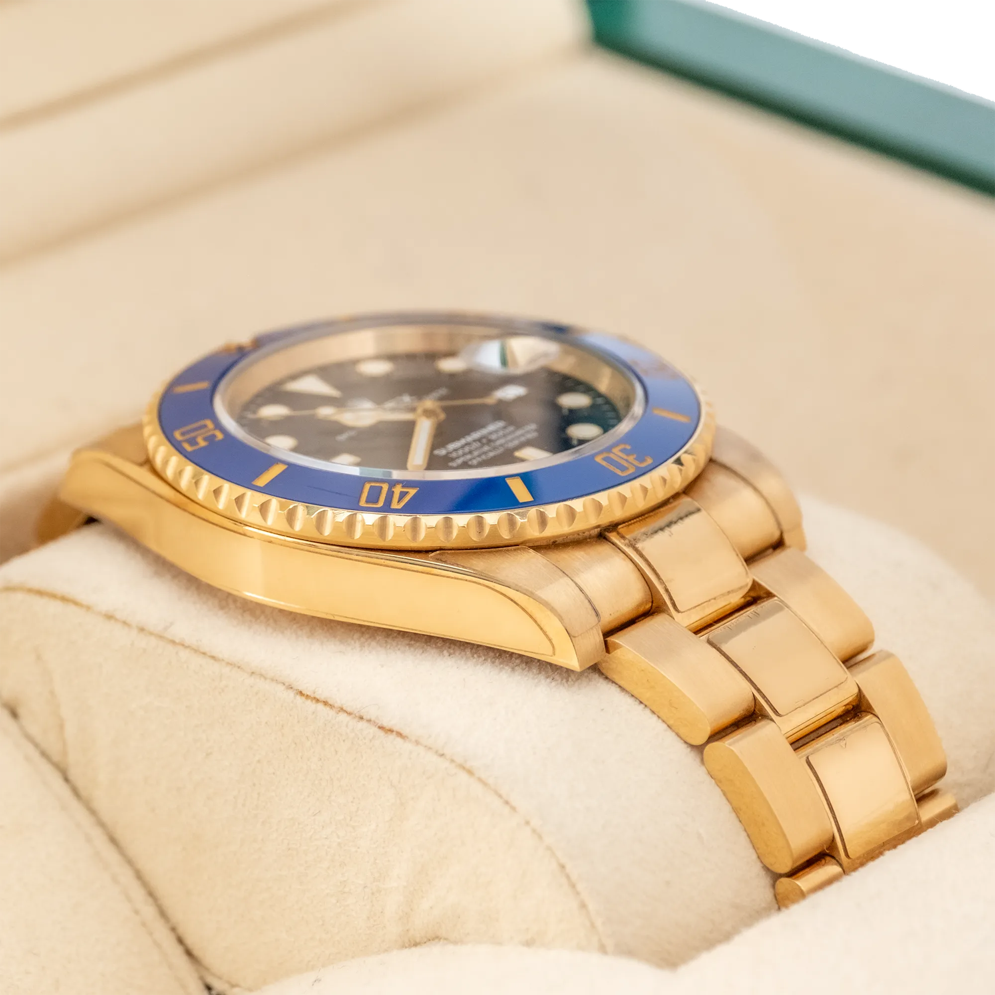 Rolex Submariner "Bluesy" Yellow Gold 126618LB - Left