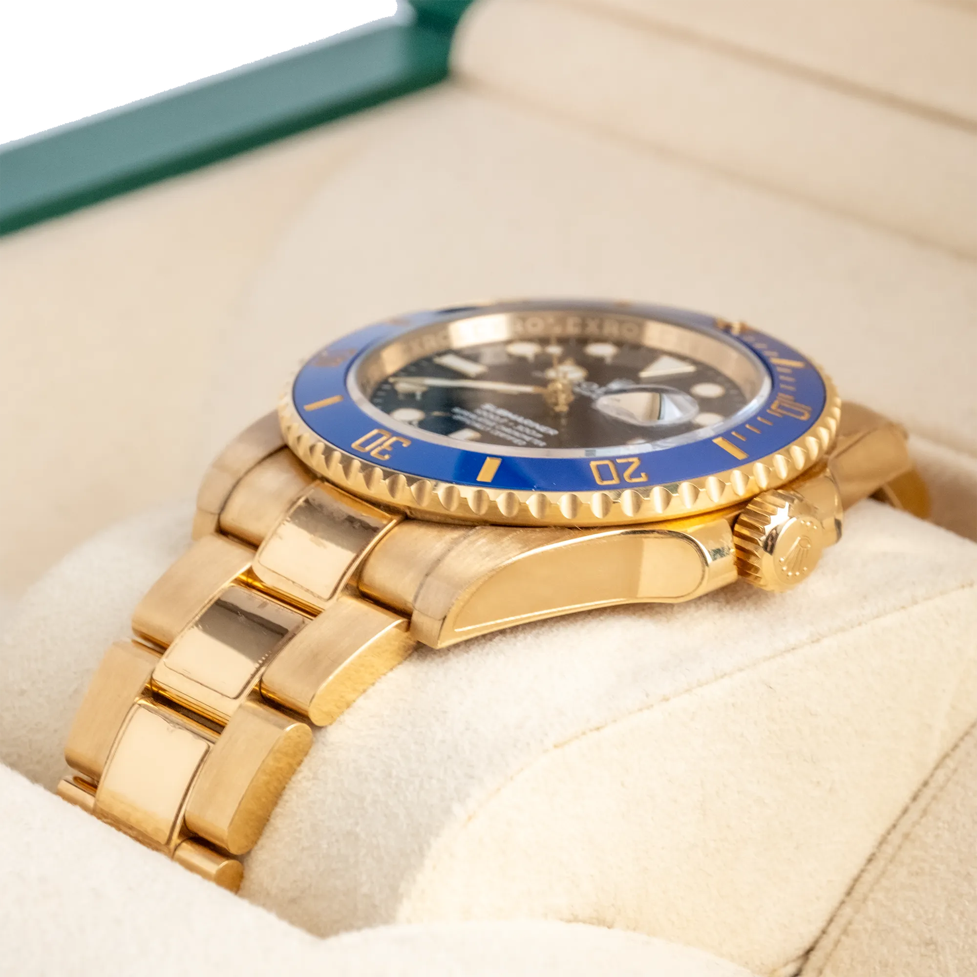 Rolex Submariner "Bluesy" Yellow Gold 126618LB - Right
