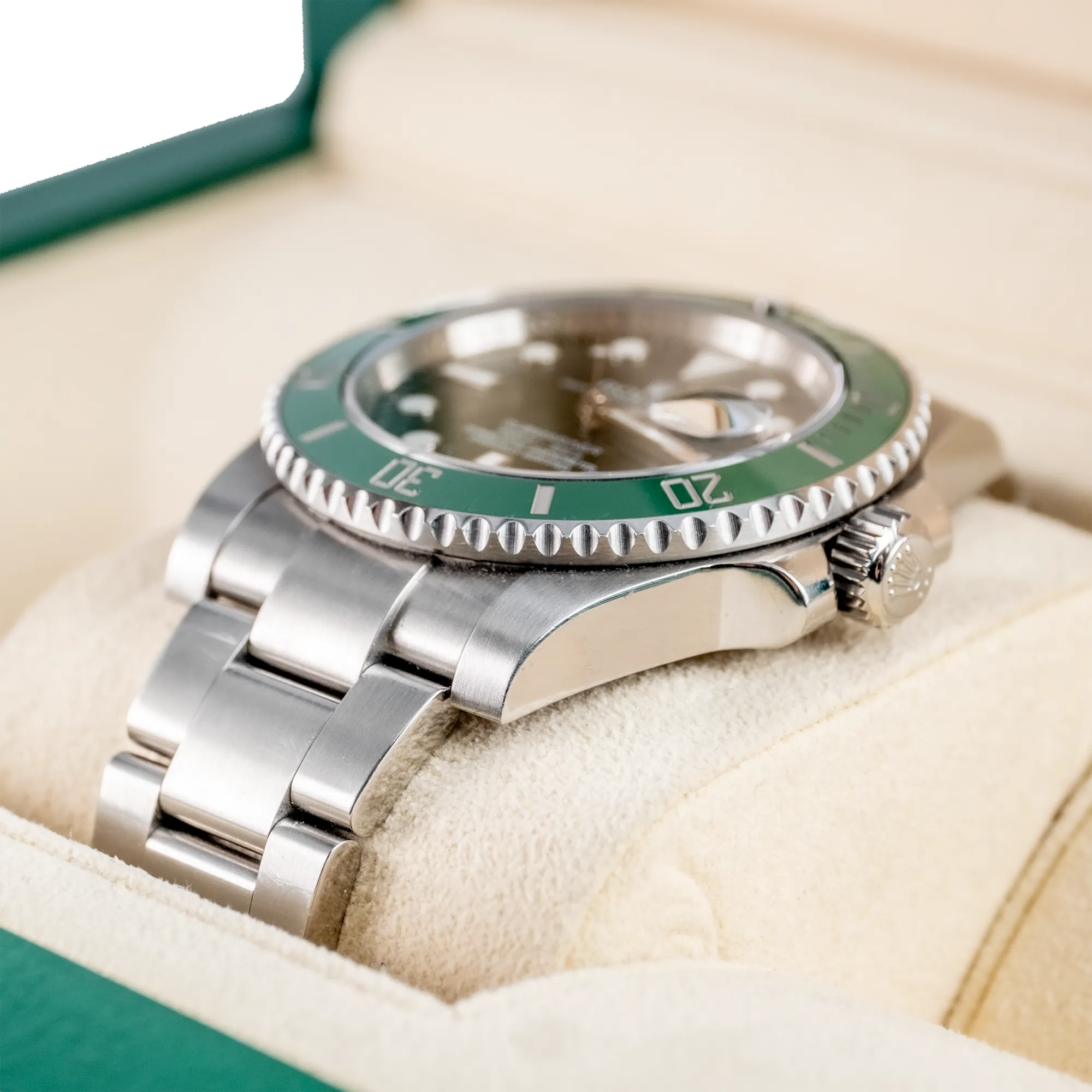 Rolex Submariner Date 'Hulk' 116610LV - Pre-owned - Right