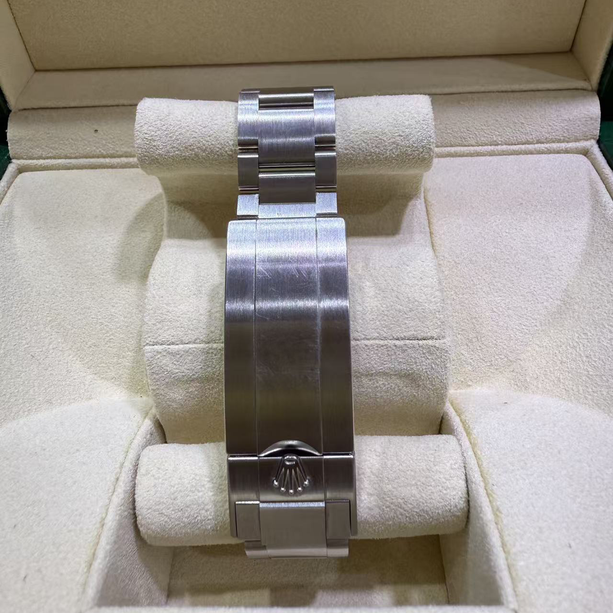 Rolex Submariner Date Stainless Steel Black Dial Black Bezel 116610LN - Bracelet