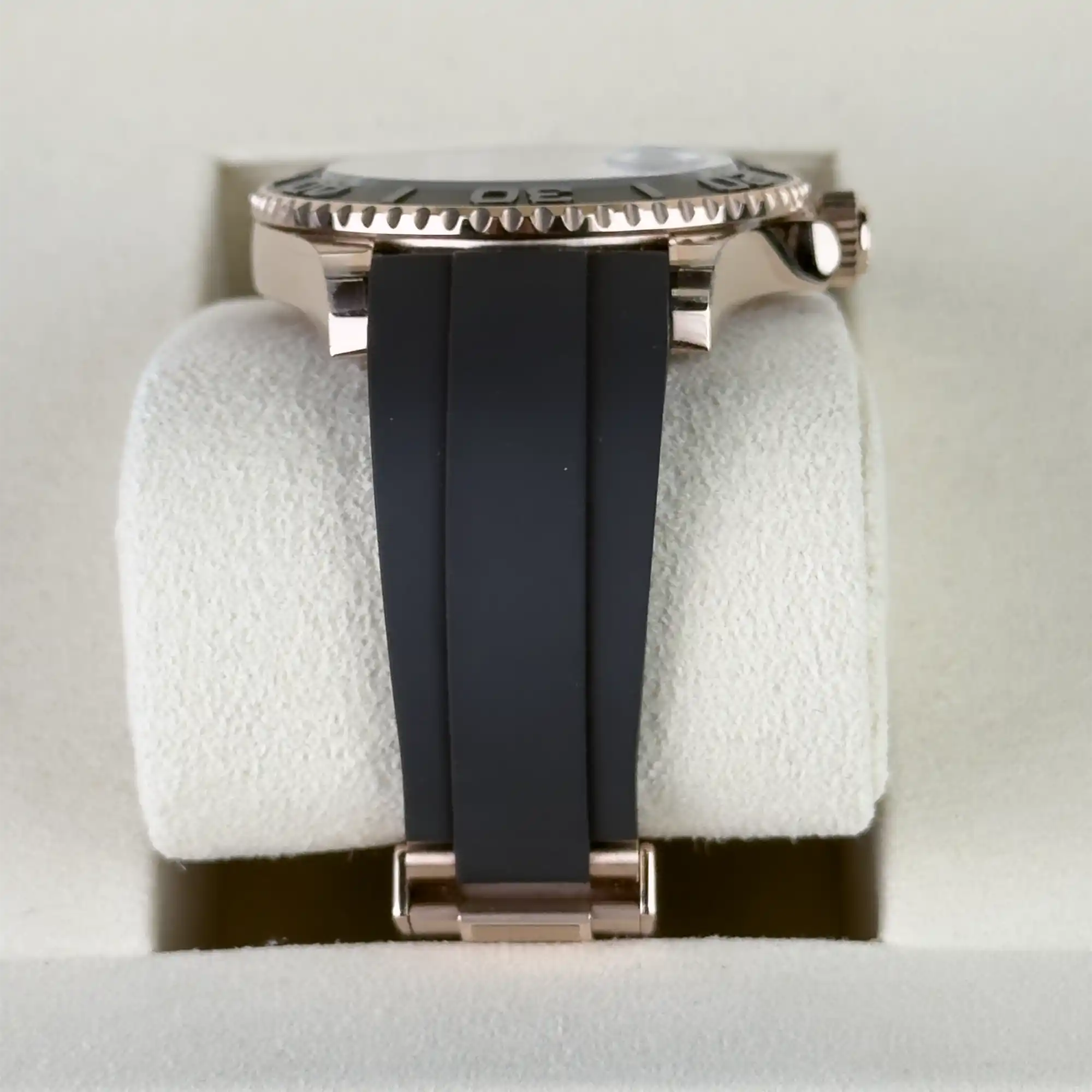 Rolex_Yacht-Master_40_Black_Dial_Everose_Gold_126655_-_bracelet1