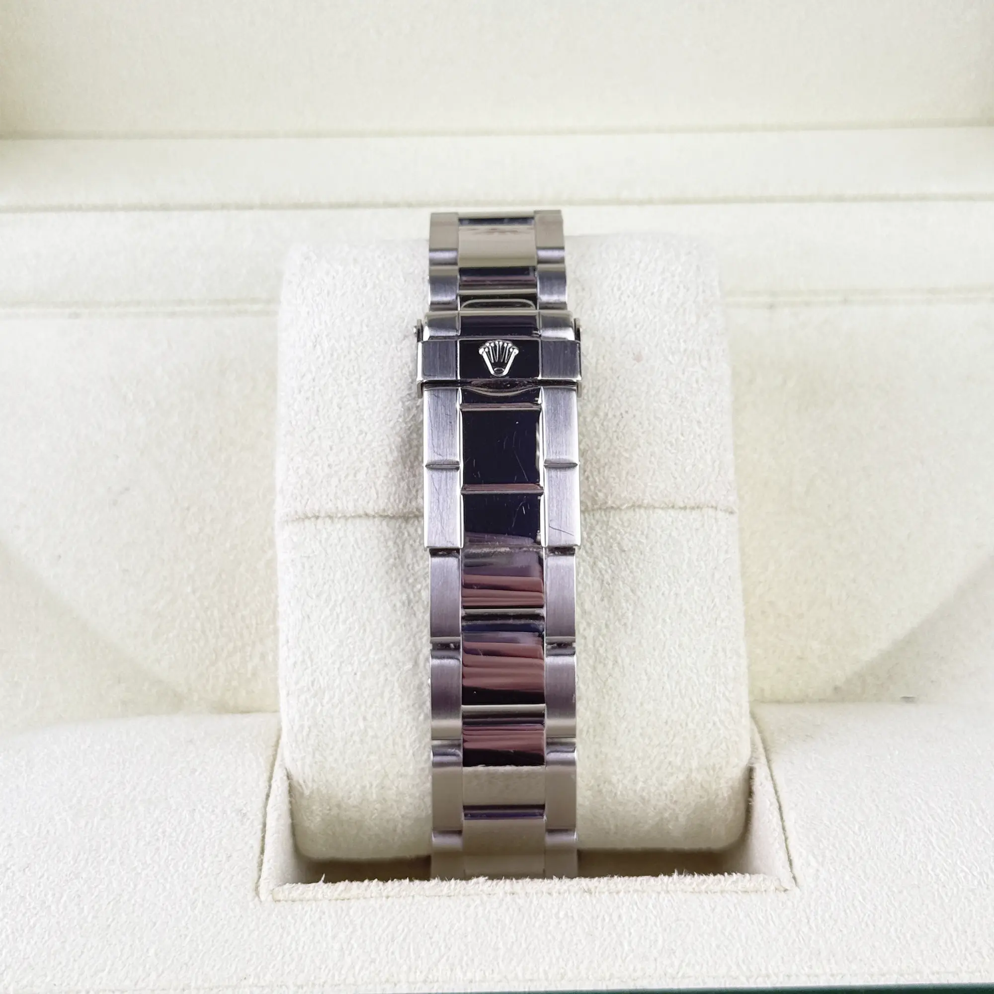 Rolex Yacht-Master 40 Silver Dial 16622 - Pre-Owned 2006 Bracelet