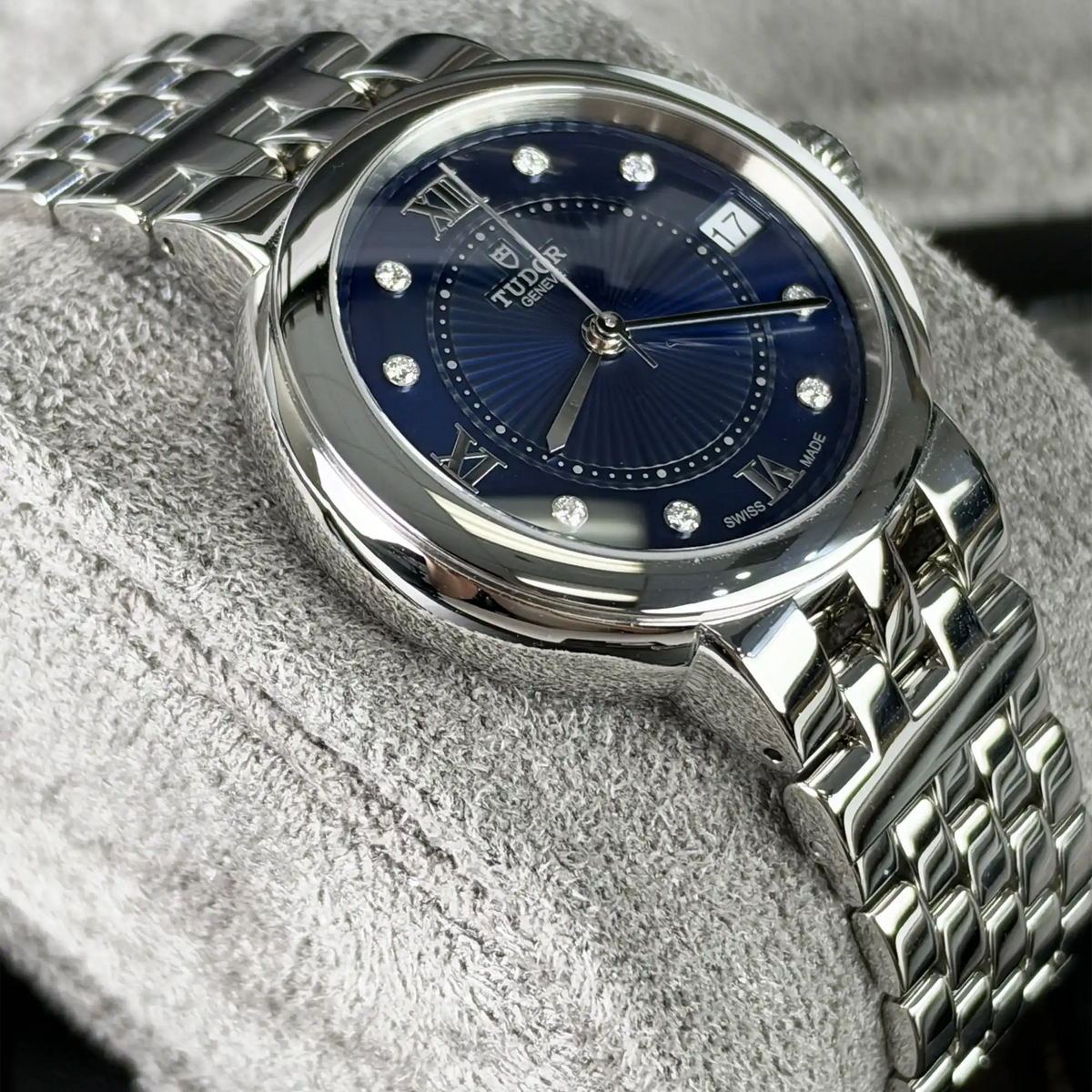 Tudor Clair de Rose Blue Diamond Dial 34mm Steel 35800-0010 - Side 1