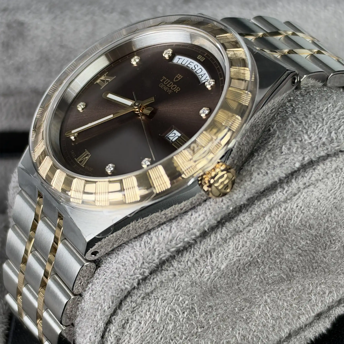 Tudor Royal 41mm Chocolate Brown Dial Day-Date Diamond Dial Steel Yellow Gold 28603-0008 - Side 2