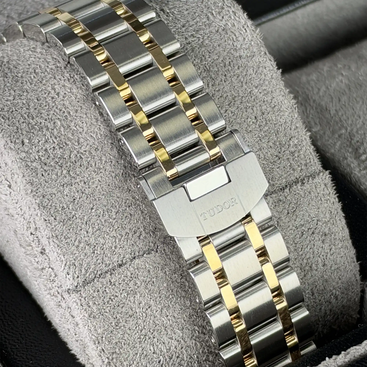Tudor Royal Champagne Dial Day-Date Diamond Dial 41mm Steel Yellow Gold 28603-0006 - Bracelet 2