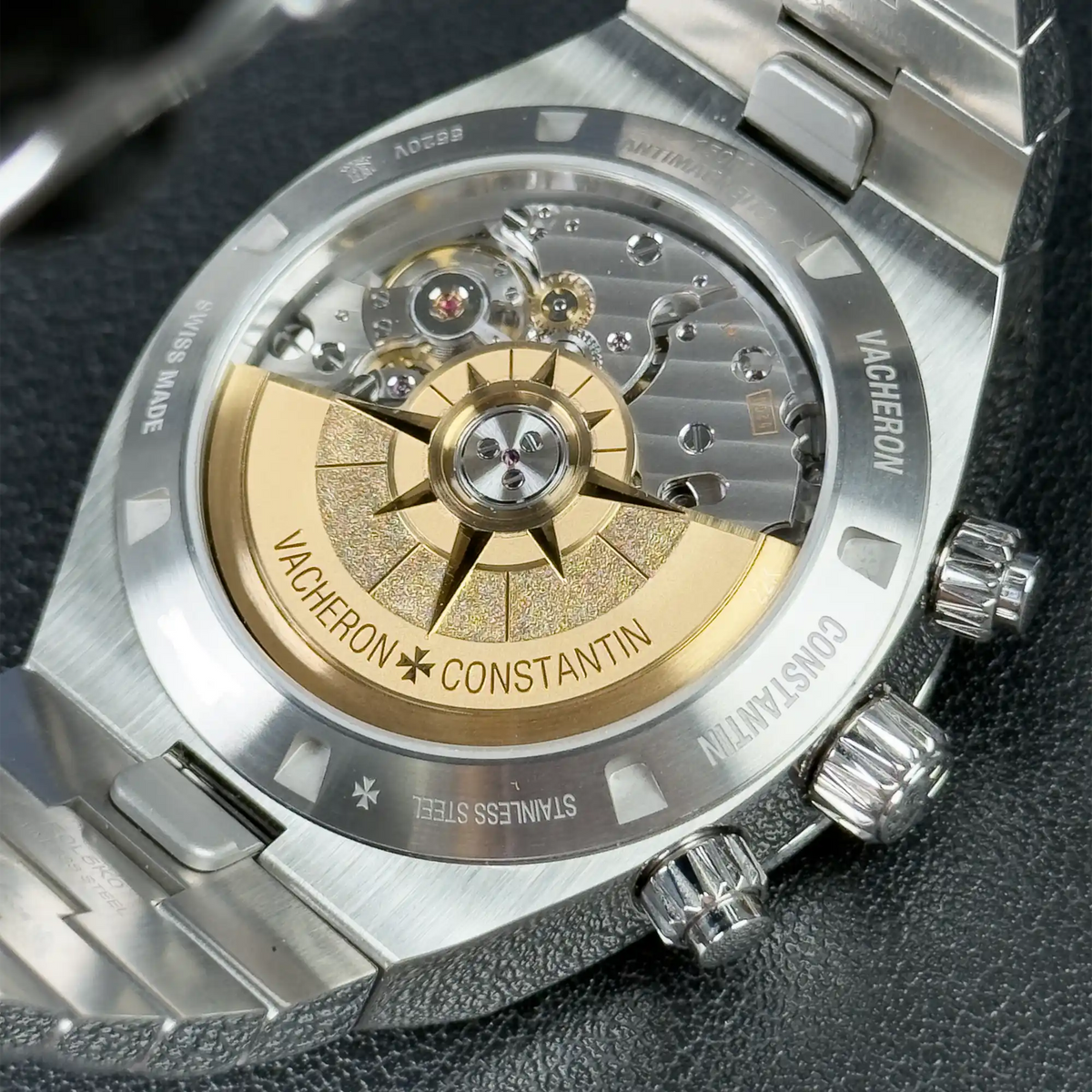 Vacheron Constantin Blue Overseas Chronograph Blue Dial 5520V/210A B148 - 2025 Pre-Owned - Case back