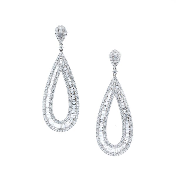 18k White Gold Baguette and Round Diamond Drop Earrings