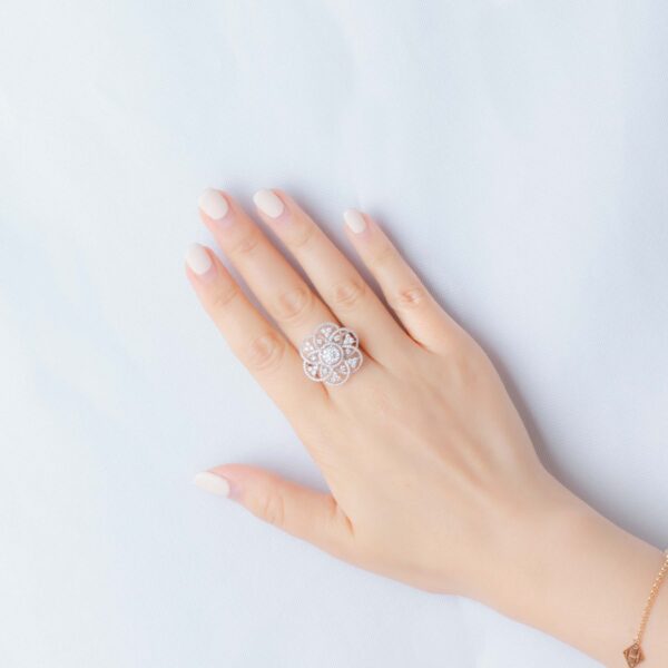18k White Gold Flower Diamond Ring on hand